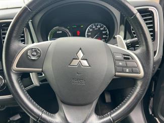 2015 Mitsubishi Outlander - Thumbnail