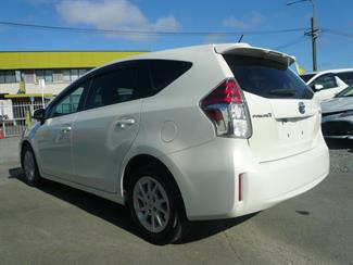 2020 Toyota PRIUS ALPHA - Thumbnail