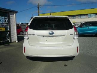 2020 Toyota PRIUS ALPHA - Thumbnail