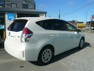 2020 Toyota PRIUS ALPHA - Thumbnail