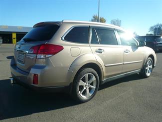 2013 Subaru OUTBACK - Thumbnail