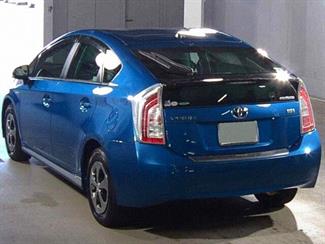 2014 Toyota Prius - Thumbnail