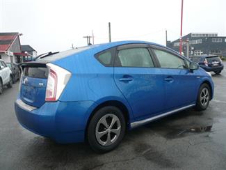 2014 Toyota Prius - Thumbnail