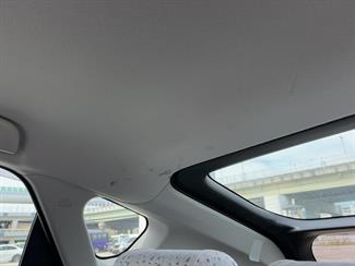 2014 Toyota Prius - Thumbnail