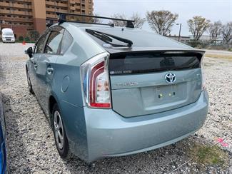 2014 Toyota Prius - Thumbnail