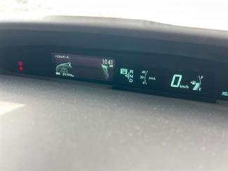 2014 Toyota Prius - Thumbnail