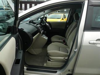2005 Mazda PREMACY - Thumbnail