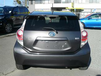 2012 Toyota Aqua - Thumbnail
