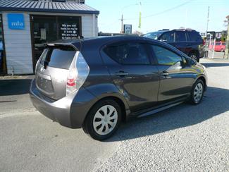 2012 Toyota Aqua - Thumbnail