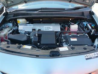 2015 Toyota Prius - Thumbnail