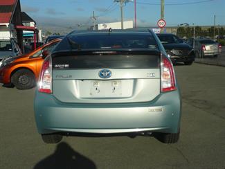 2015 Toyota Prius - Thumbnail
