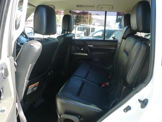 2013 Mitsubishi Pajero - Thumbnail
