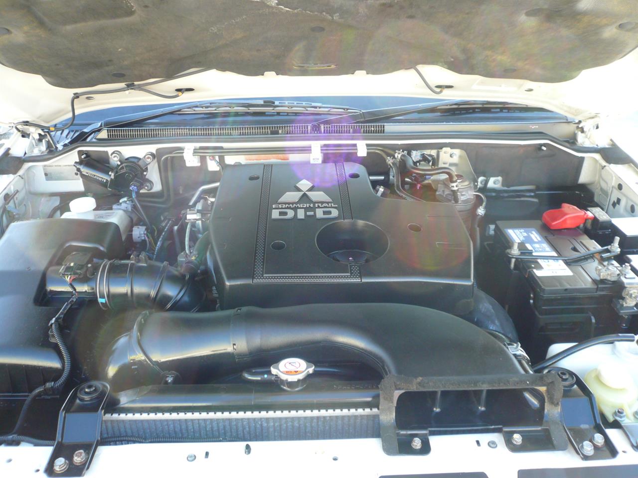 2013 Mitsubishi Pajero