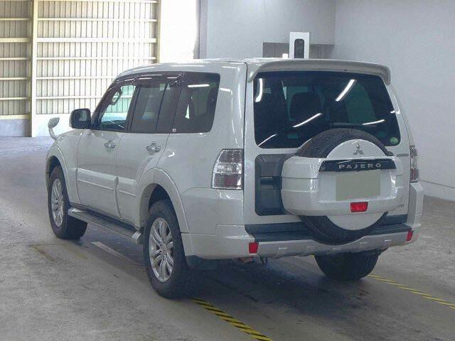 2013 Mitsubishi Pajero