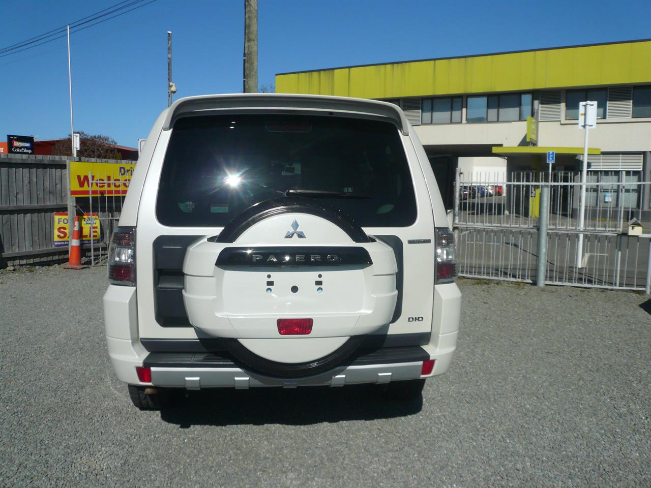 2013 Mitsubishi Pajero