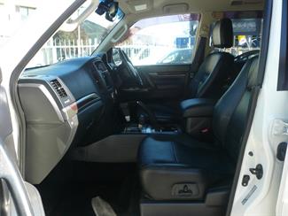 2013 Mitsubishi Pajero - Thumbnail