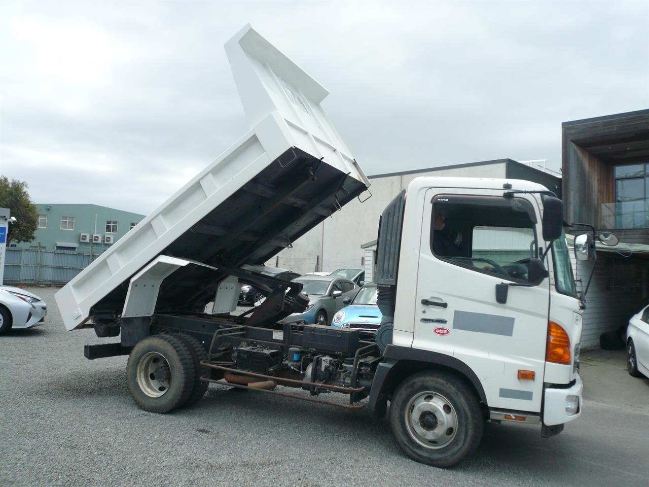 2016 Hino Ranger tipper truck