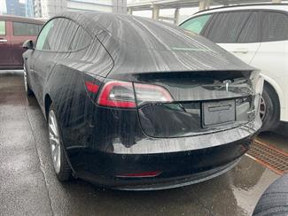 2021 Tesla Model 3 - Thumbnail