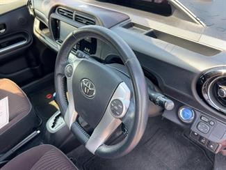 2015 Toyota Aqua - Thumbnail
