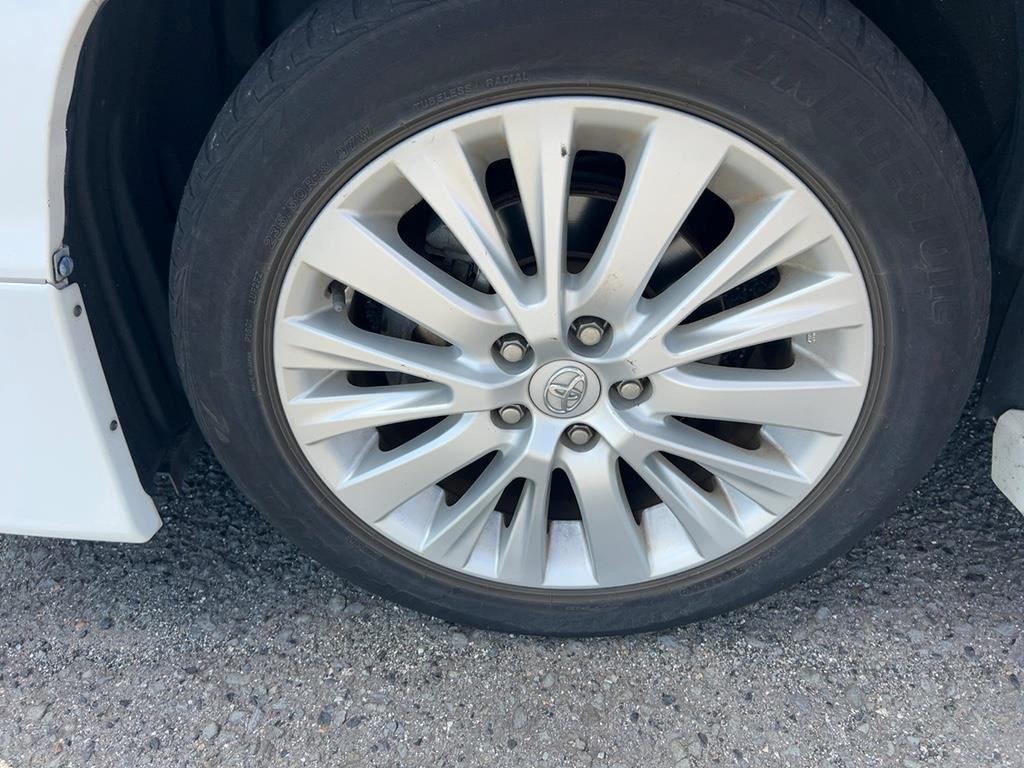 2012 Toyota VELLFIRE