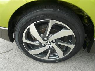 2015 Toyota Aqua - Thumbnail