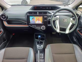 2015 Toyota Aqua - Thumbnail