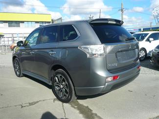 2014 Mitsubishi Outlander - Thumbnail