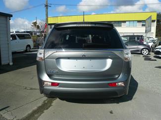 2014 Mitsubishi Outlander - Thumbnail