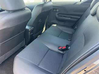 2016 Toyota Aqua - Thumbnail