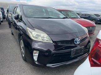 2013 Toyota Prius - Thumbnail