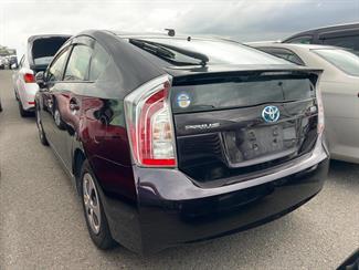 2013 Toyota Prius - Thumbnail