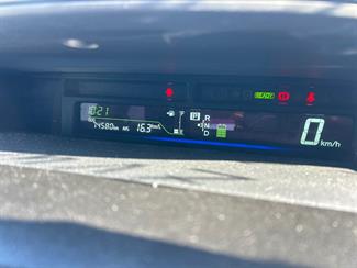 2014 Toyota Prius - Thumbnail