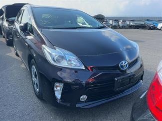 2015 Toyota Prius - Thumbnail