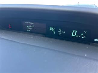 2015 Toyota Prius - Thumbnail