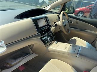 2015 Toyota ESTIMA - Thumbnail