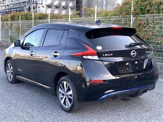 2021 Nissan LEAF - Thumbnail