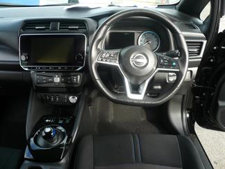 2021 Nissan LEAF - Thumbnail