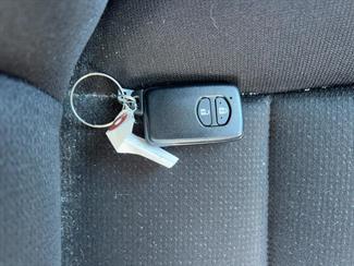 2021 Toyota COROLLA - Thumbnail