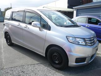 2012 Honda Freed - Thumbnail