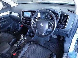 2013 Mitsubishi Outlander - Thumbnail