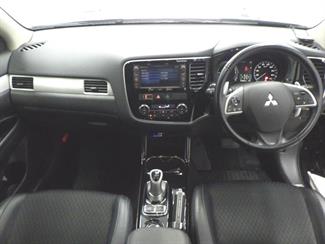 2013 Mitsubishi Outlander - Thumbnail