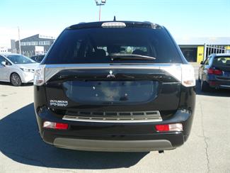 2013 Mitsubishi Outlander - Thumbnail