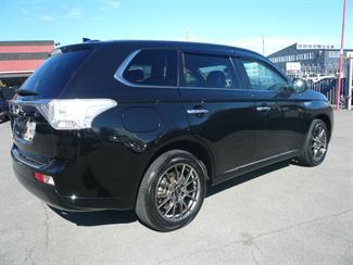 2013 Mitsubishi Outlander - Thumbnail