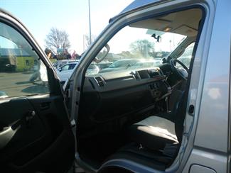 2005 Toyota Hiace - Thumbnail