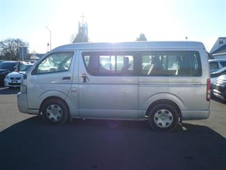 2005 Toyota Hiace - Thumbnail