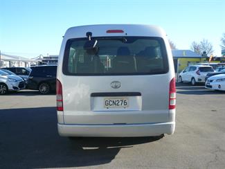 2005 Toyota Hiace - Thumbnail