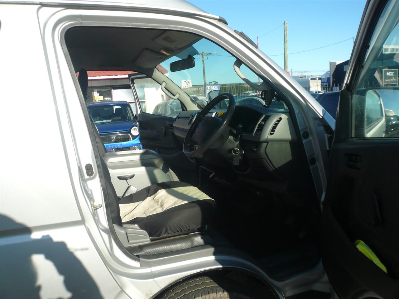 2005 Toyota Hiace