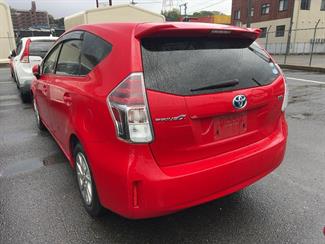 2015 Toyota Prius - Thumbnail