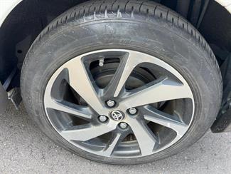 2016 Toyota Aqua - Thumbnail