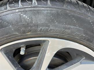 2016 Toyota Aqua - Thumbnail